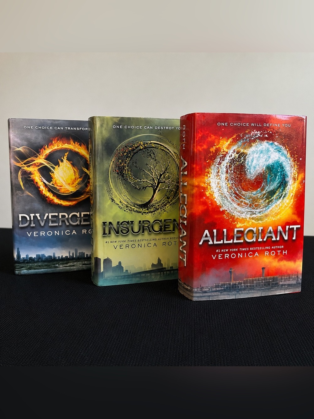 Divergent Trilogy Hardcover Box Set Veronica Roth Divergent Insurgent Allegiant